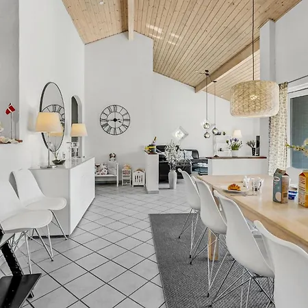 Four-bedroom In Vaggerlose *