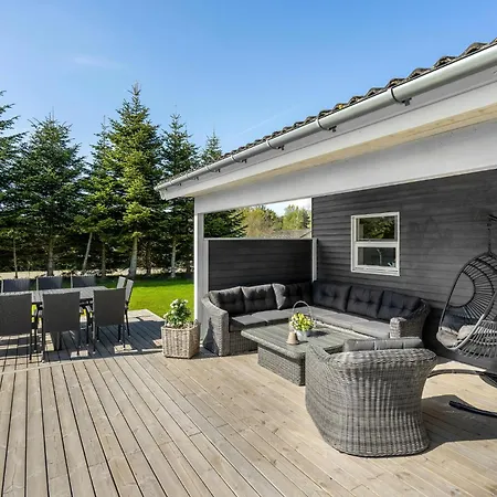 Holiday home Four-bedroom In Vaggerlose *