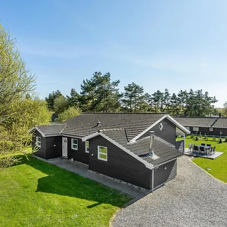 Four-bedroom In Vaggerlose * Bøtø By